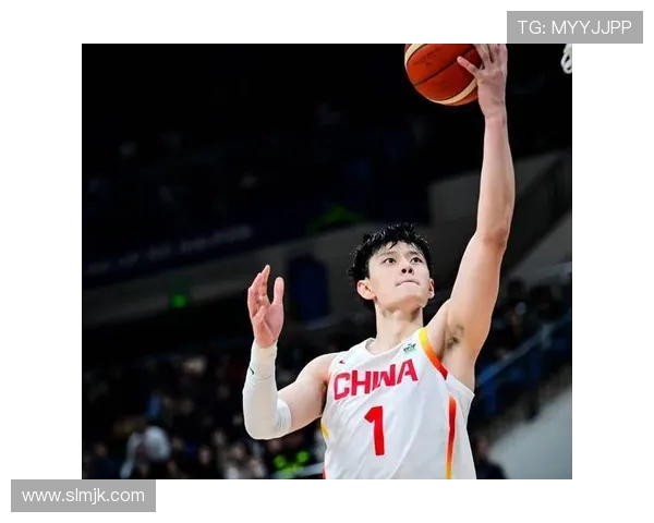 媒体人认为曾凡博不应被特别对待上场时间应适度减少